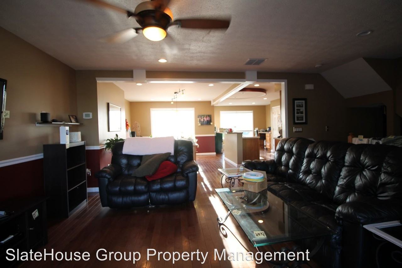 16853 Roosevelt Ln - Photo 3 of 15