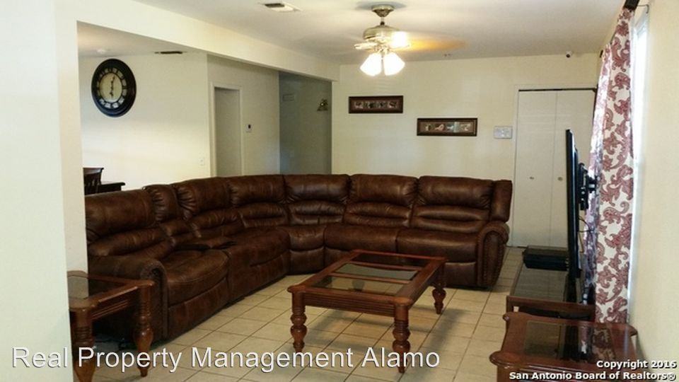 8815 Adams Hill Dr - Photo 3 of 6