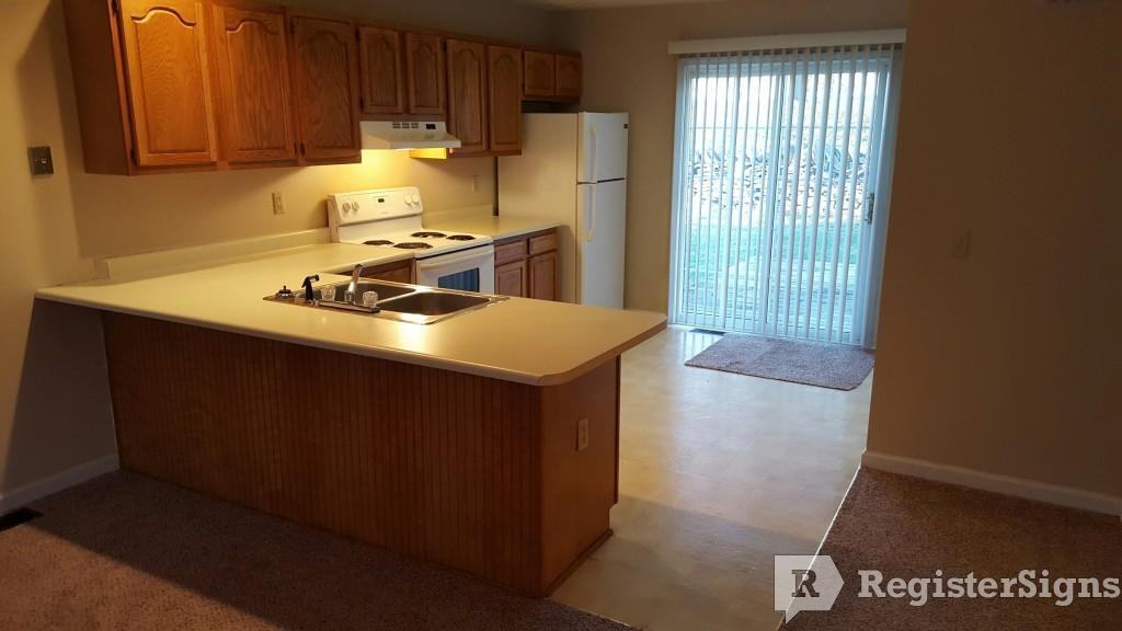 714 Parkway Ave - Photo 2 of 7