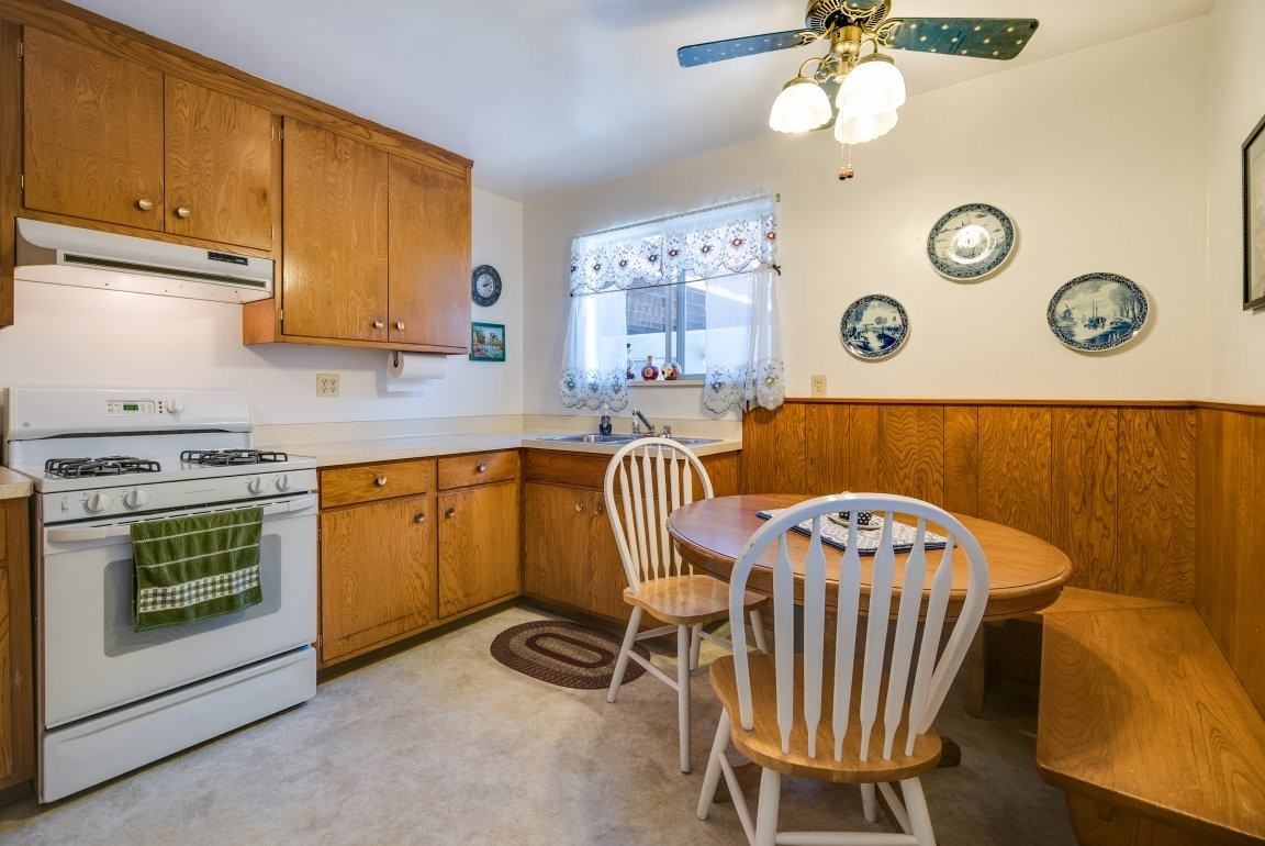 1161 Johnson St - Photo 3 of 11