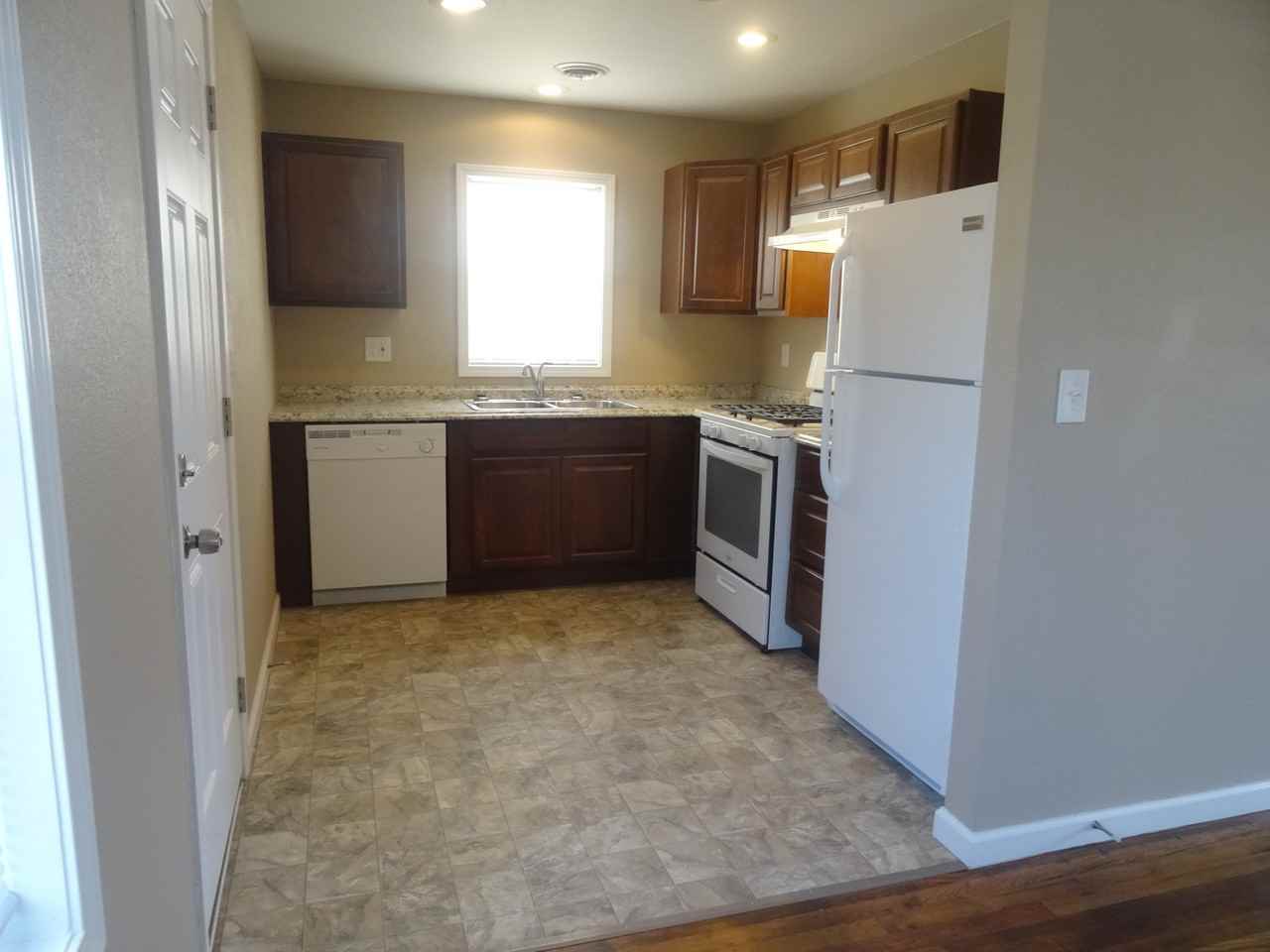 1428 N Nogales Ave - Photo 2 of 8