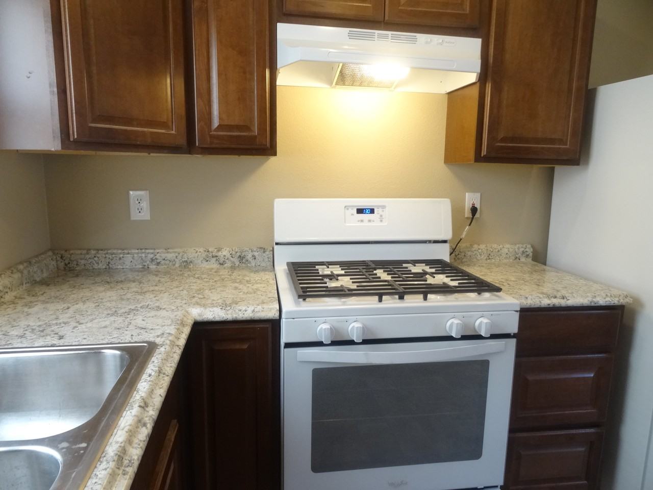 1428 N Nogales Ave - Photo 3 of 8