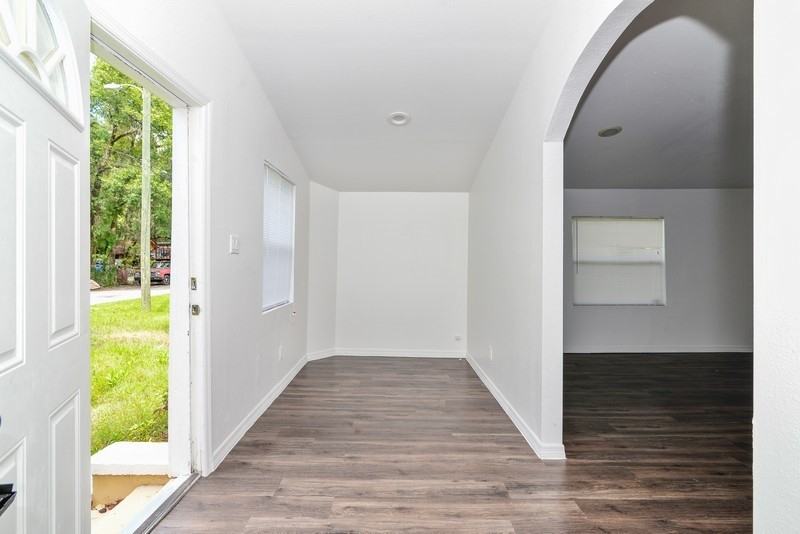 2011 N 61st St - Photo 3 of 25