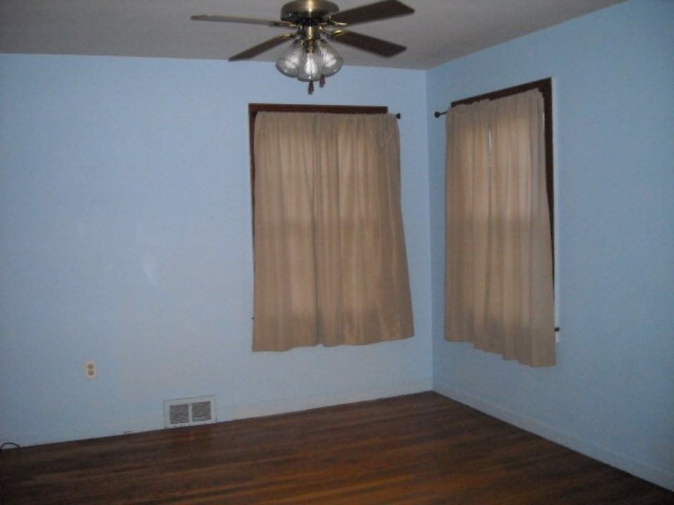 1215 East Dr - Photo 2 of 8