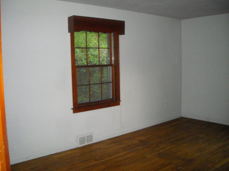 1215 East Dr - Photo 3 of 8