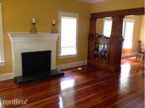 910 E McBerry St - Photo 3 of 10
