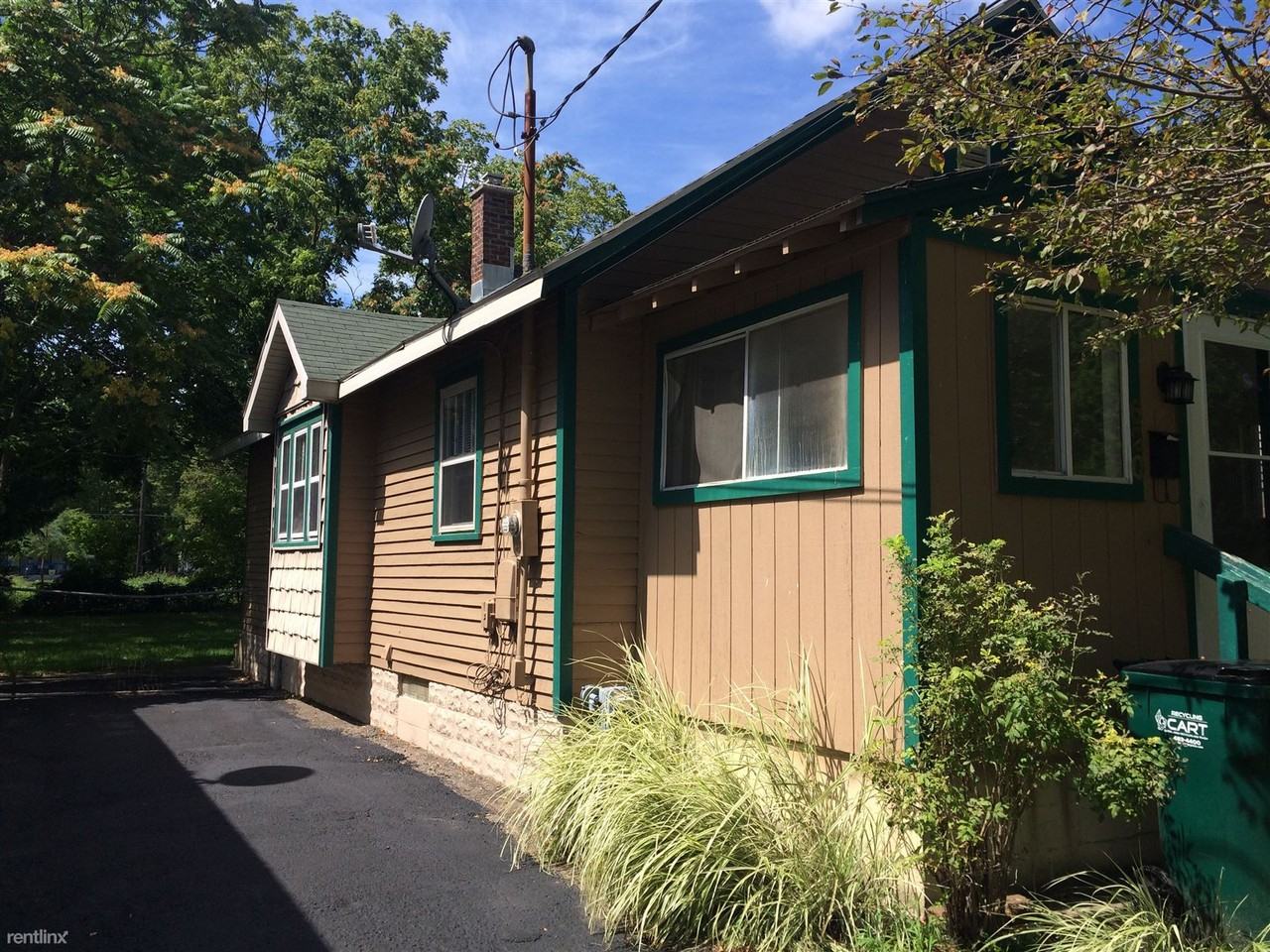 620 S Foster Ave - Photo 2 of 8