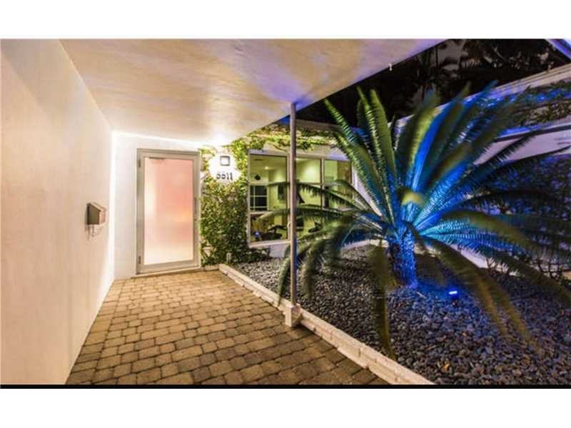 5811 La Gorce Dr - Photo 2 of 8