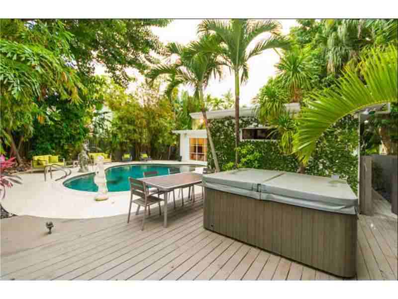 5811 La Gorce Dr - Photo 3 of 8