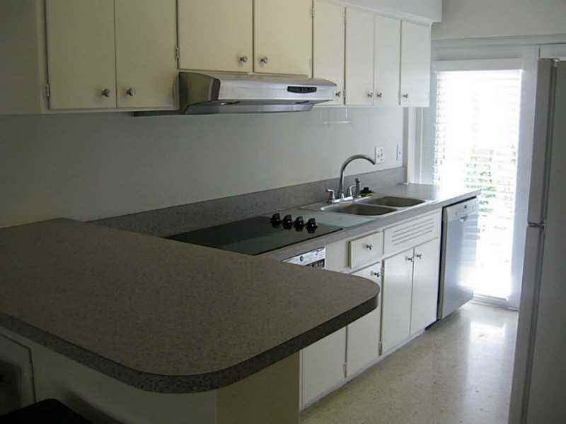 2013 Southeast 26th Terrace - Photo 2 of 10