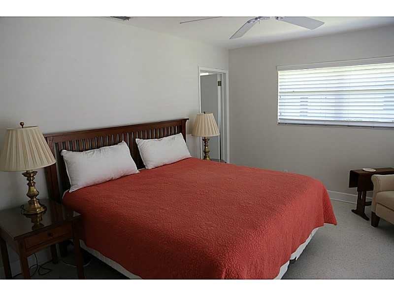 2013 Southeast 26th Terrace - Photo 3 of 10