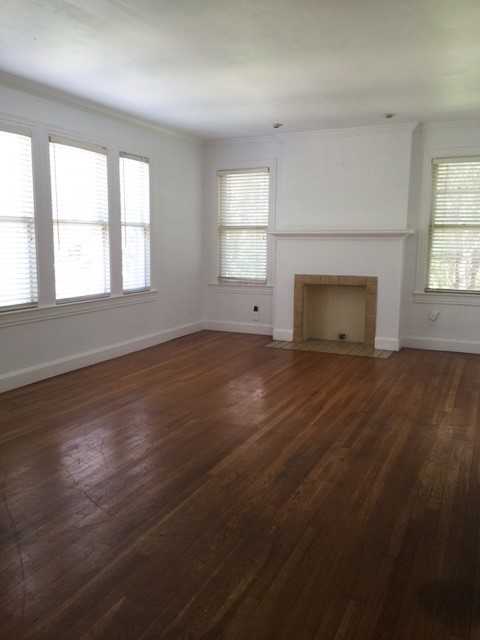 903 East Live Oak Street #B - Photo 2 of 10