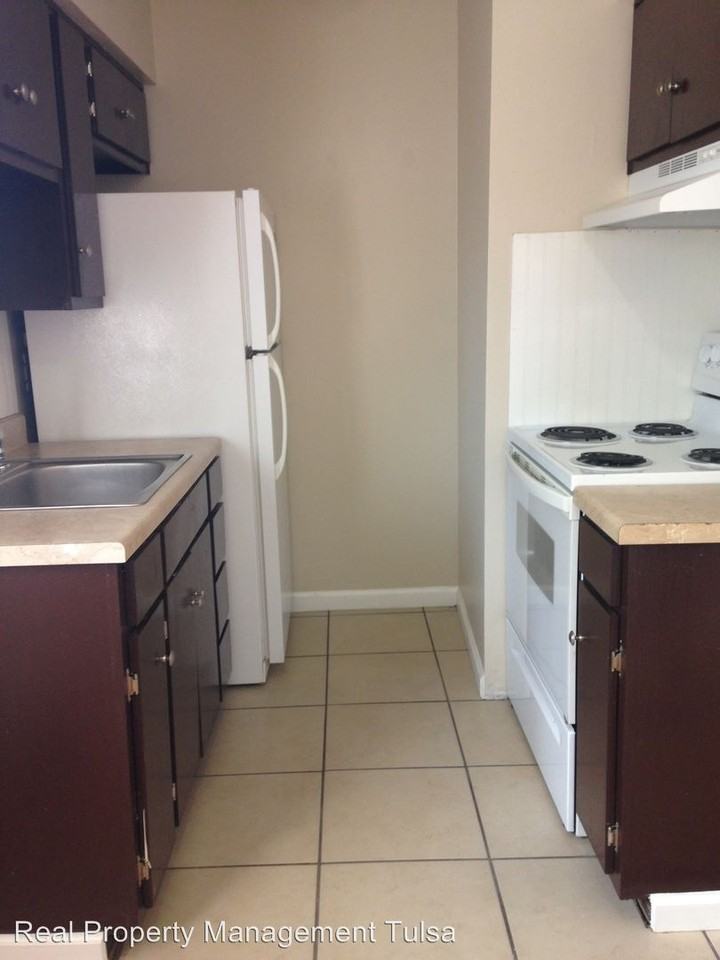 115 E 16th St - Photo 3 of 9