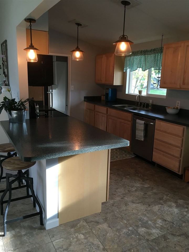 14 Monterey Dr - Photo 2 of 17