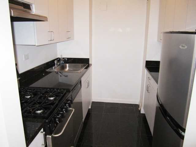 Alcove Studio W & Balcony #2c - Photo 2 of 5