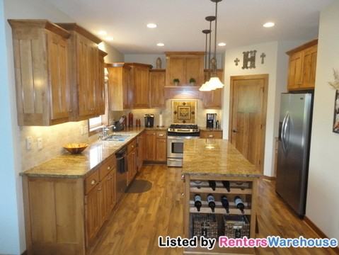 6712 Lakeview Cir - Photo 2 of 15