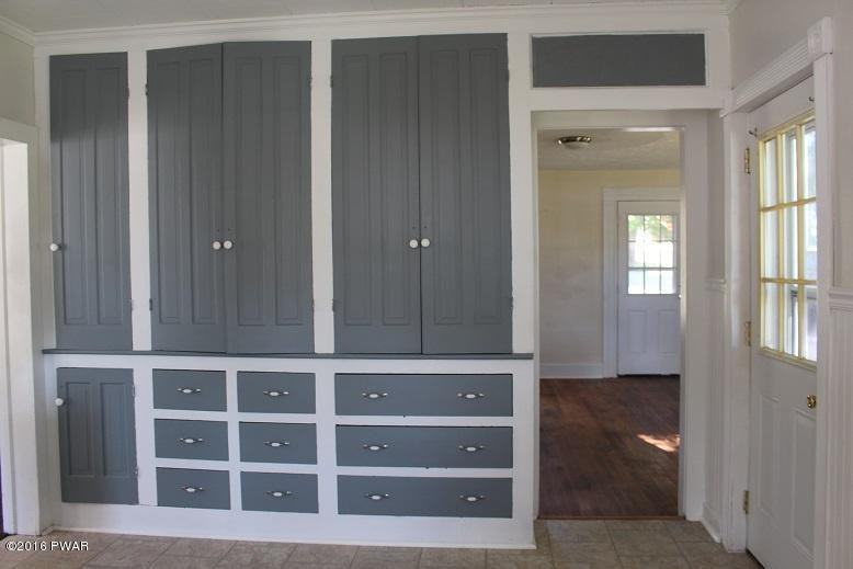 1172 Tresslarville Rd - Photo 2 of 37