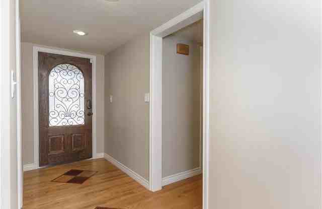 5235 Palm Ave - Photo 2 of 26