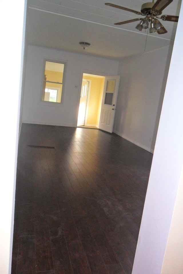 692 Elias St - Photo 2 of 4