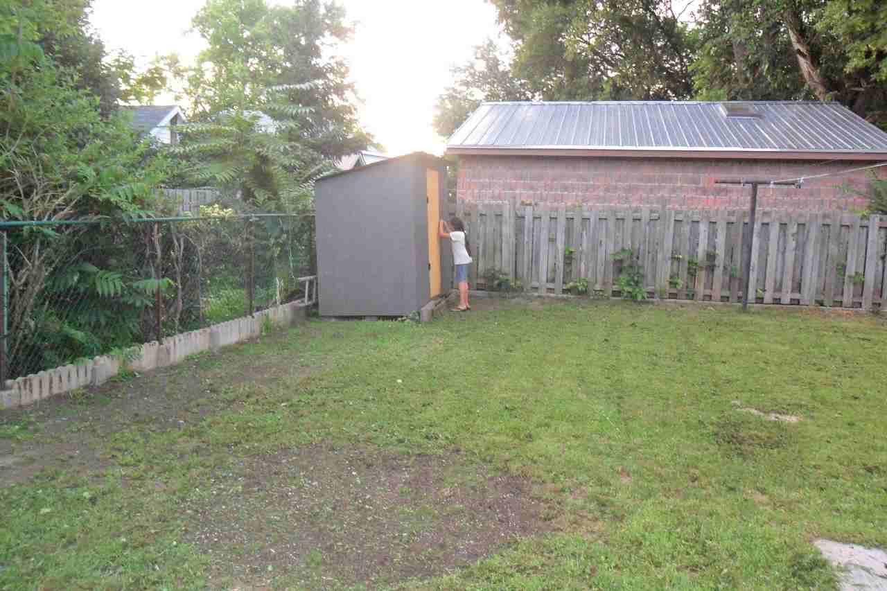 692 Elias St - Photo 3 of 4