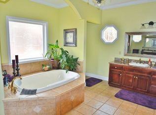 668 Holland Dr - Photo 2 of 21