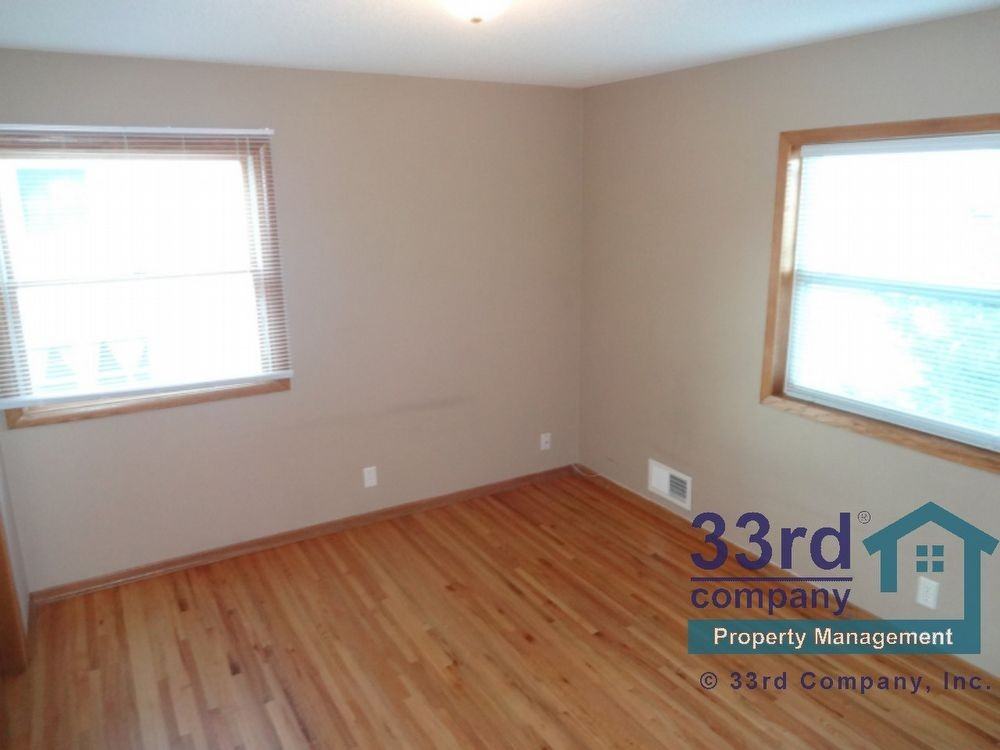 1319 6th St S - Photo 2 of 7