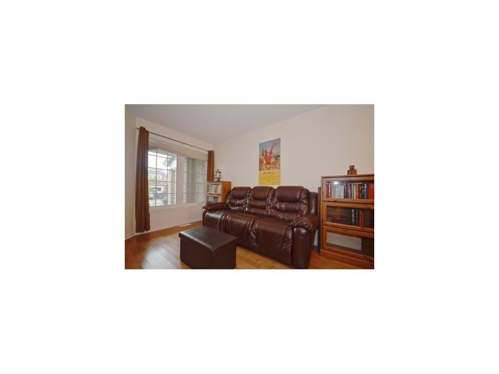287 Applecross Crescent - Photo 3 of 10