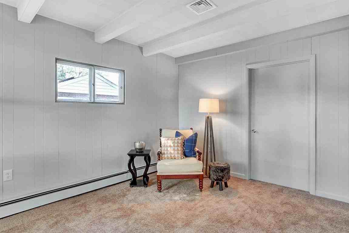 109 Stanley Ave - Photo 2 of 34