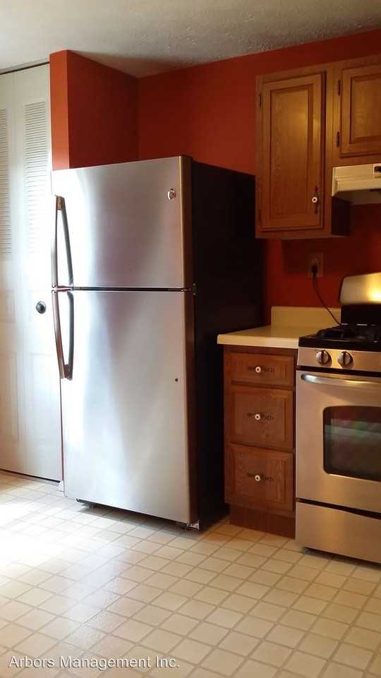 207 Green Ct - Photo 3 of 17