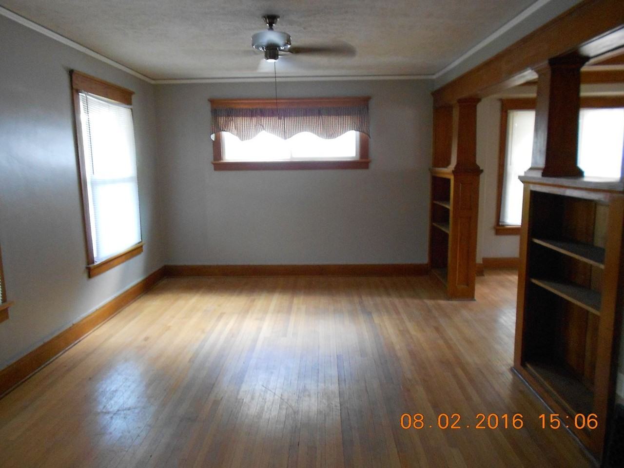 3415 Cuming St - Photo 3 of 10
