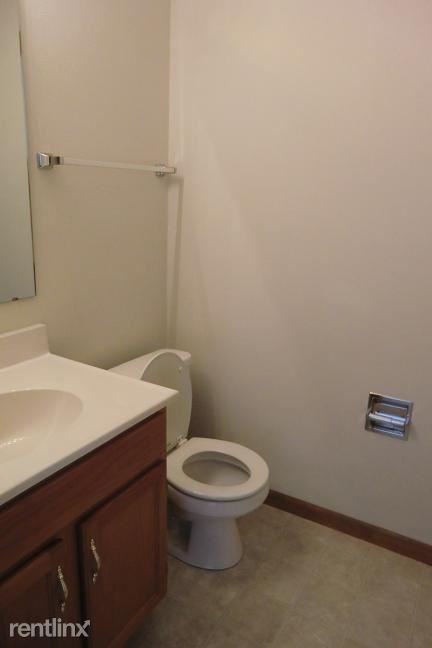 231 Sandridge Dr - Photo 3 of 8
