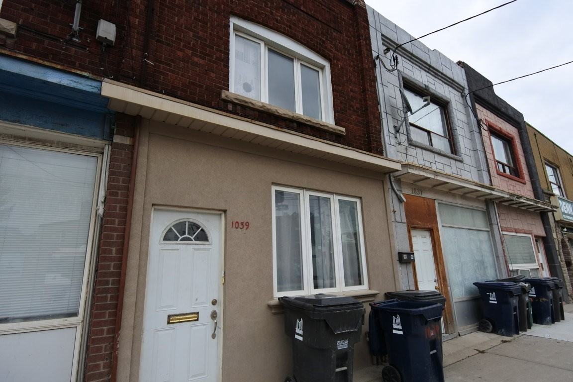 1039 Weston Road, Toronto, ON M6M 1 Bedroom Apartment for Rent