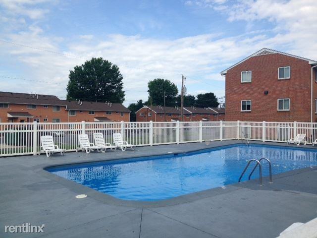 Mountain View Apartments - Photo 3 of 10