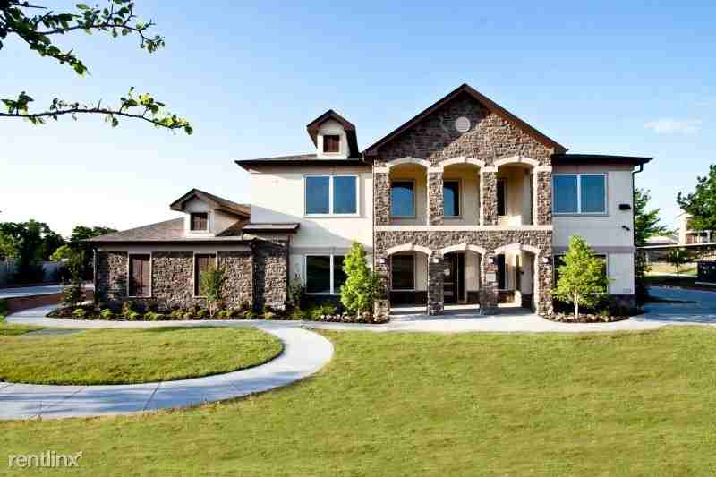 North Court Villas - Photo 3 of 9