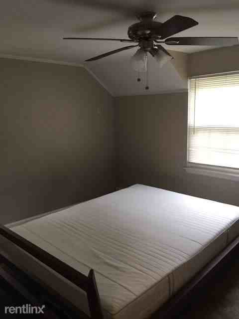 3780 Brewster St - Photo 2 of 10