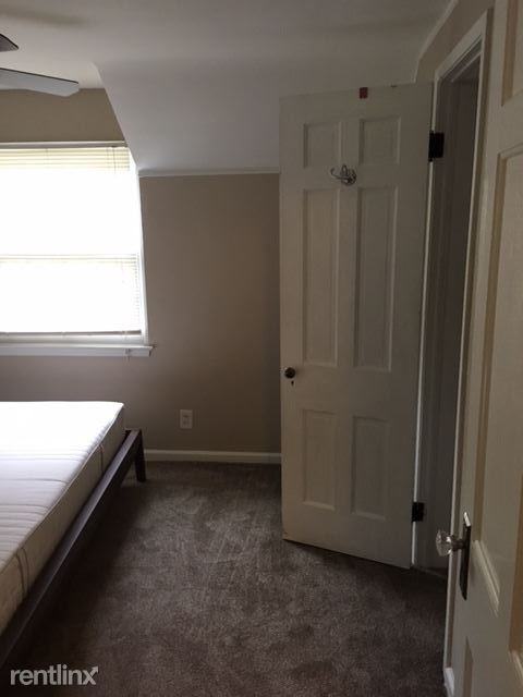 3780 Brewster St - Photo 3 of 10