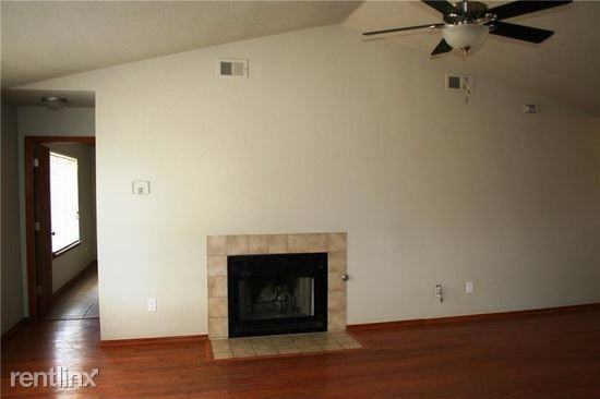 12436 NW 2nd St - Photo 3 of 12