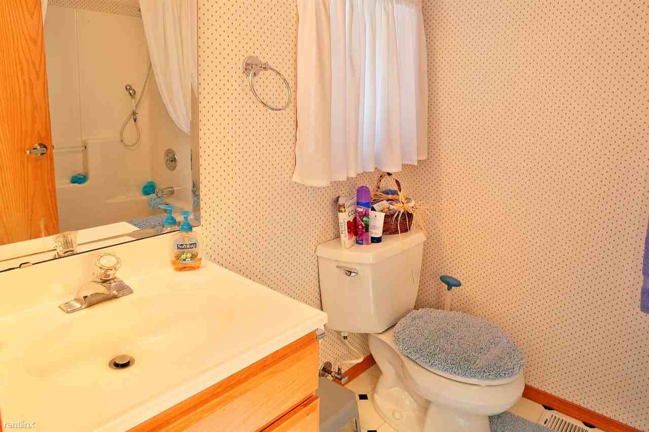 540 N Standstill Dr S - Photo 2 of 10