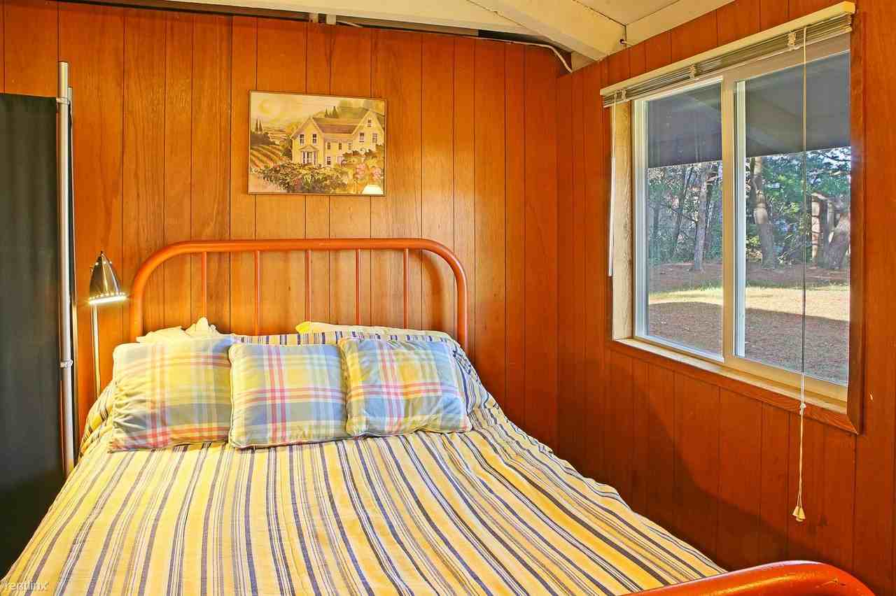 1325 Oceano Dr - Photo 3 of 10