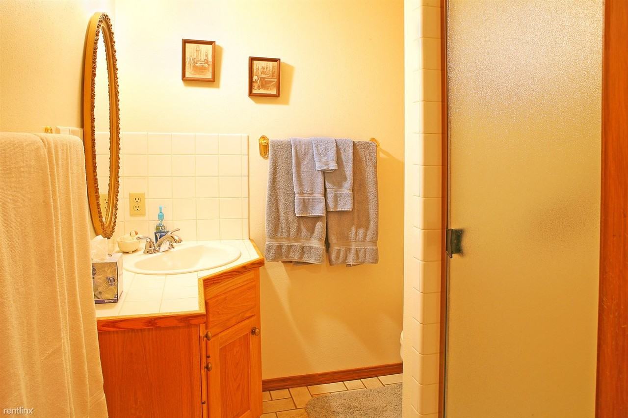 8001 Old Bridge Rd - Photo 3 of 16