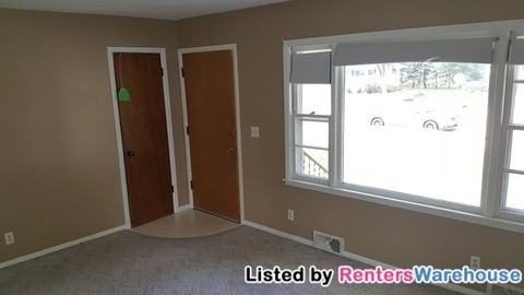 612 E 4th St - Photo 2 of 12