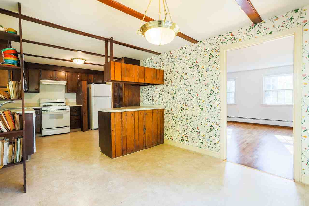 109 W Shore Dr - Photo 3 of 14