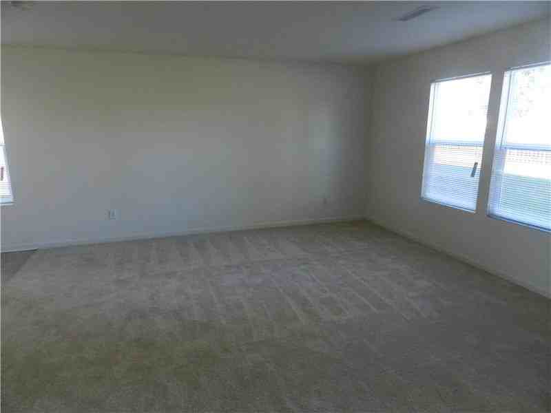 1204 Topp Creek Dr - Photo 2 of 6