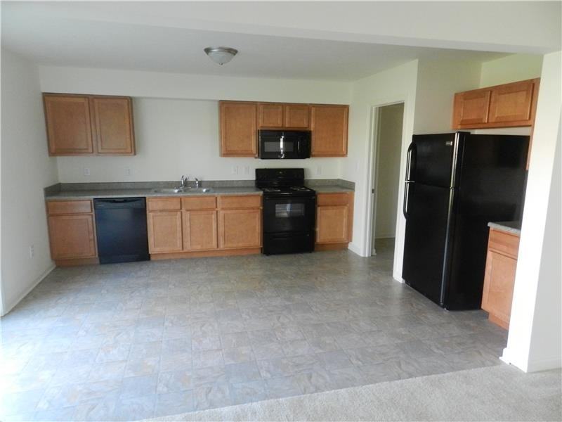 1204 Topp Creek Dr - Photo 3 of 6