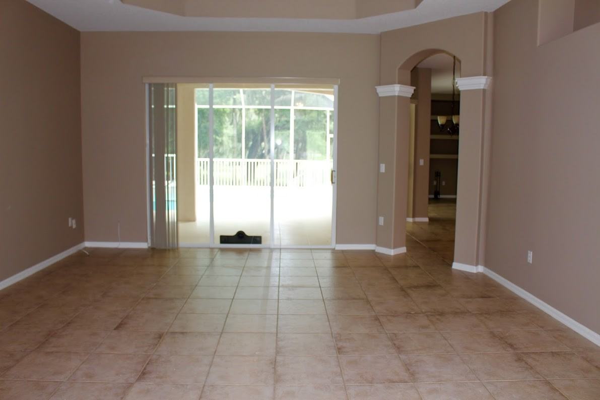 12650 Oak Hollow Ct - Photo 3 of 16