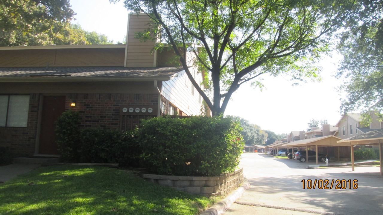 5752 Cedar Creek Dr - Photo 2 of 14