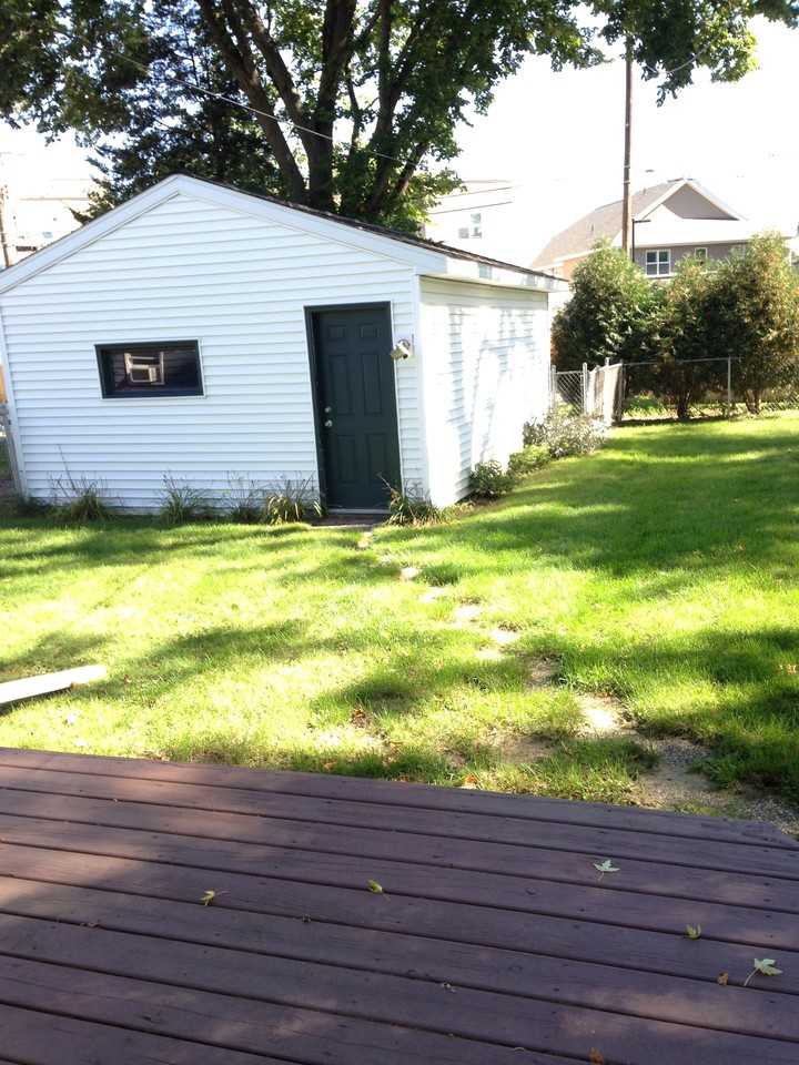 4037 Utica Ave S - Photo 3 of 19