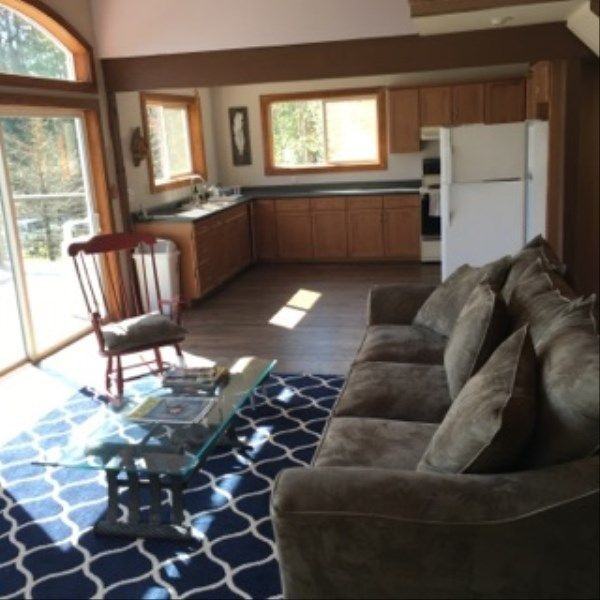 201 Cedar Dr - Photo 3 of 9