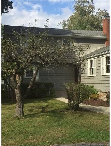 50 Glenwood Dr - Photo 3 of 14