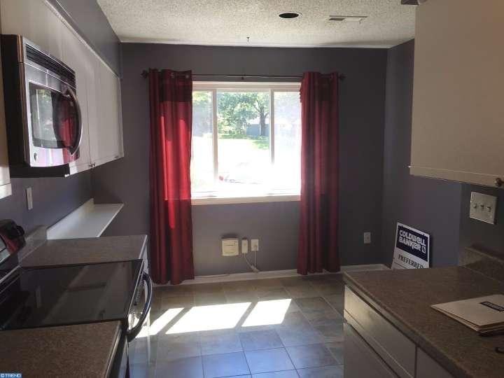 306 Paddock Dr - Photo 3 of 9